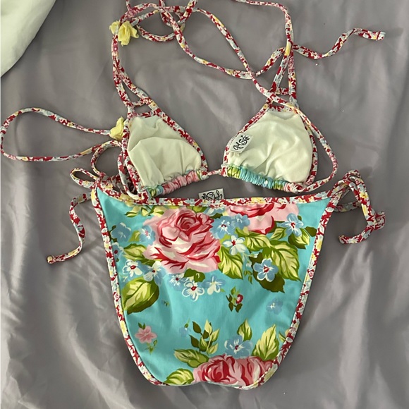 “GIRL STAR” Rose Print Bikini - Picture 5 of 5
